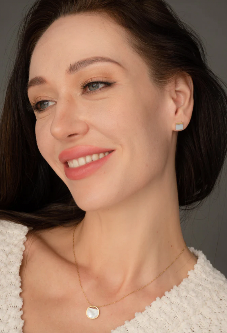 Iris Pearl Necklace